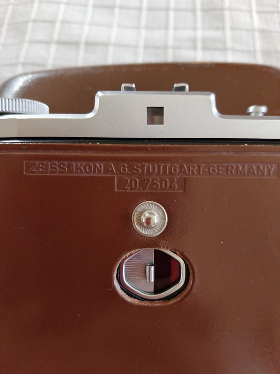 Zeiss Ikon Nettar folding camera – Photography, Glass, Leather (photo 14 of 15)