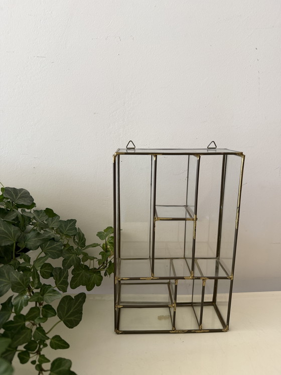 Image 1 of Vetrina da parete vintage in vetro e ottone