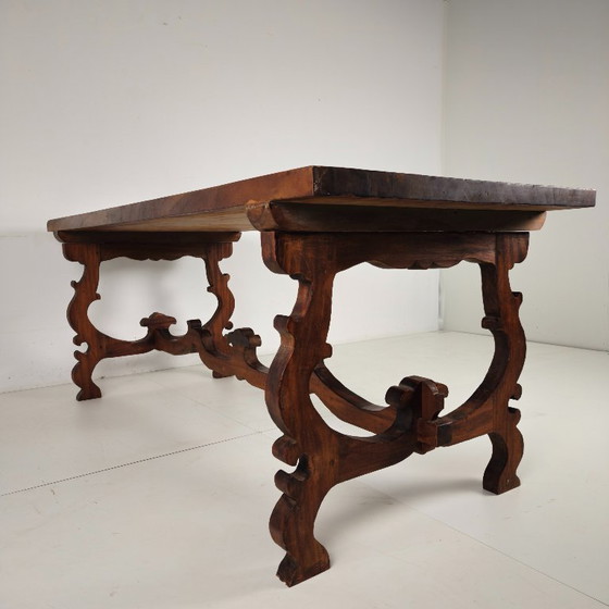 Image 1 of Tavolo da pranzo spagnolo in legno massello – XX secolo