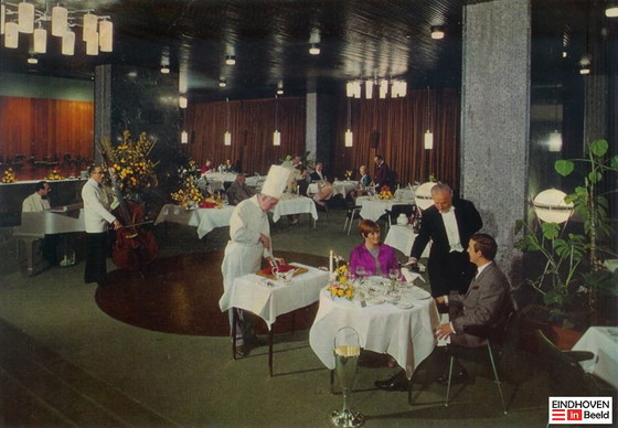 Silla de comedor Artifort - Hotel Cocagne - 1964 – Sillas de comedor, Leather, rvs (photo 6 of 8)