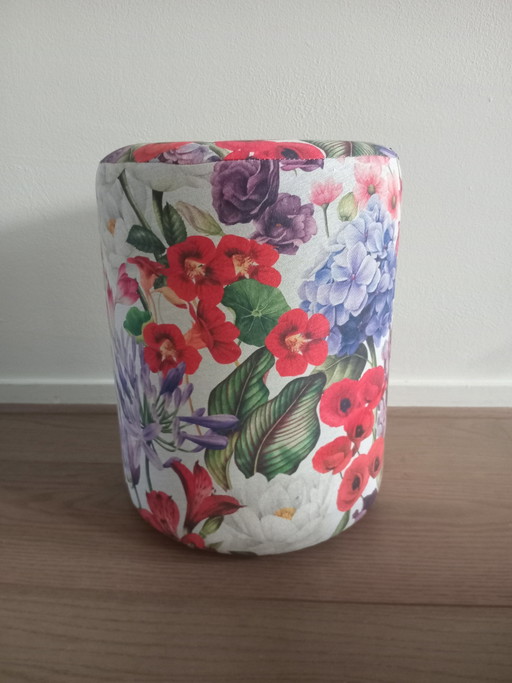 Poef in Bloemenstof – hockers en poefs, Textile