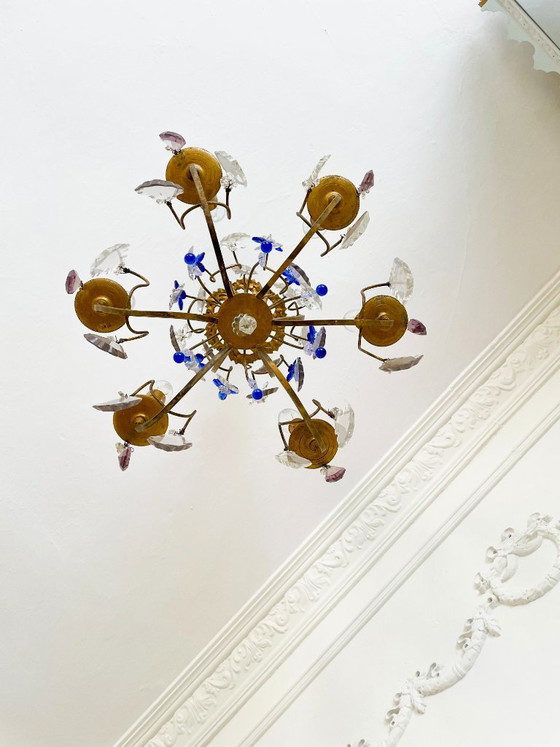 Image 1 of Lampadario antico a gabbia in bronzo dorato, con luce in cristallo di Murano color zaffiro.