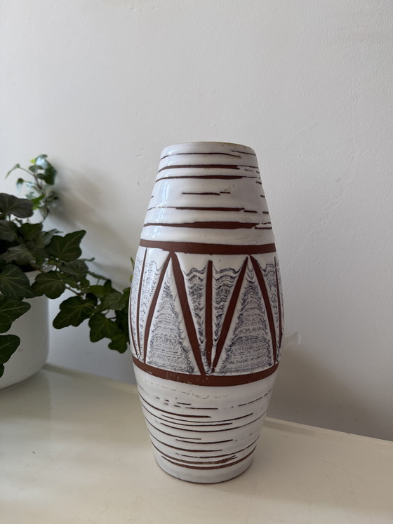 Image 1 of Vase d'Allemagne de l'Ouest marqué en dessous