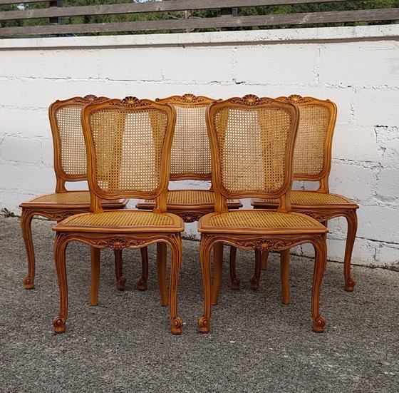 Set Of 5 French Vintage Cane Dining Chairs - 5 Big Cherry Wood Cottage Chairs - Style Louis XV - 80s – Rattan (photo 2 of 19)
