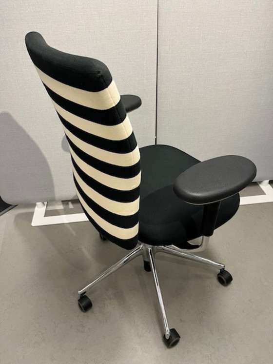 Image 1 of Vitra T Chair office chair
