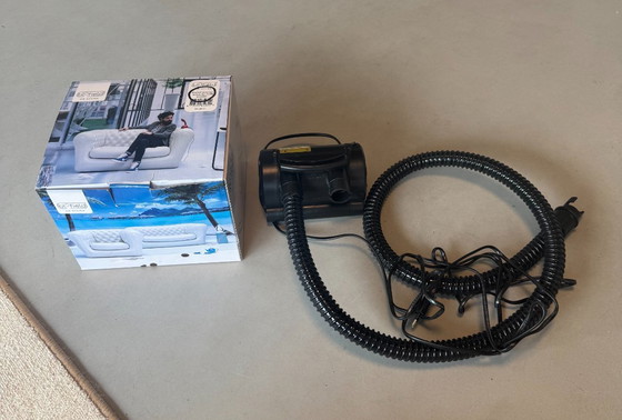 Image 1 of Blofield chesterfield sofa big blo 1 + chesterfield chair big blo 2