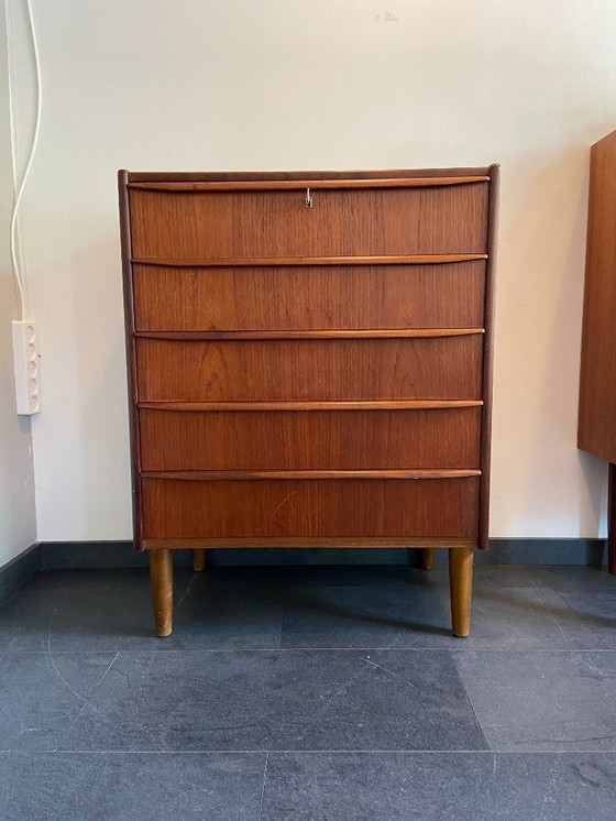 Image 1 of Vintage Deense ladekast in teak met 5 laden