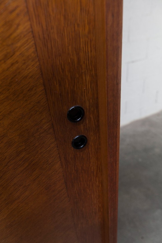 Image 1 of Jaren 30 kledingkast met schuifdeuren en een nieuw bovenblad