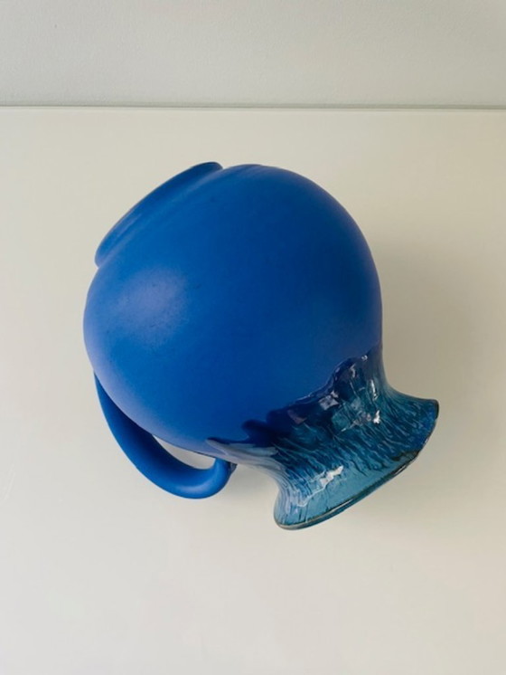 Image 1 of Pichet en céramique bleu cobalt à glaçure expressive