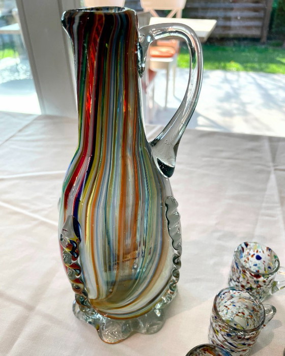 Image 1 of Karafset van Murano-glas met 6 kopjes – Kleurrijke kunstglazen kan – Vintage Italiaanse stijl