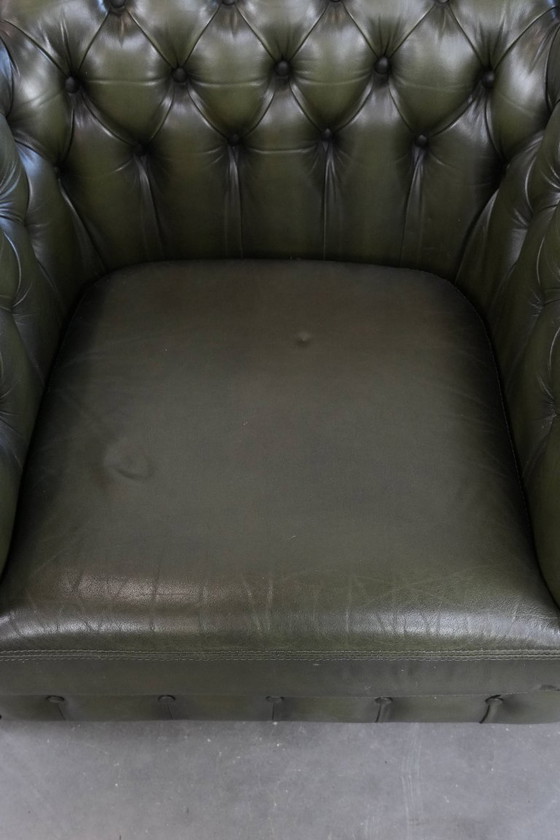 Image 1 of Sillón club Chesterfield de piel de vaca verde de estilo inglés
