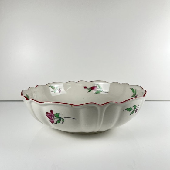 Image 1 of Ensaladera con borde festoneado modelo Réverbère de KG Lunéville