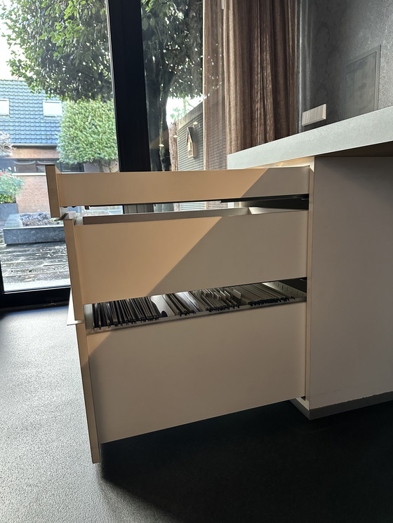 Image 1 of Bureau en bois sur mesure