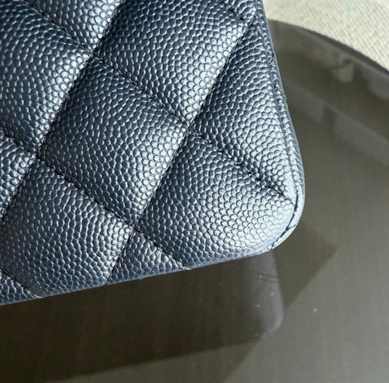 Image 1 of Chanel Classic Flap Small - Caviar 23CM Gewatteerd Donker Middernachtblauw Gouden Hardware Serie 27
