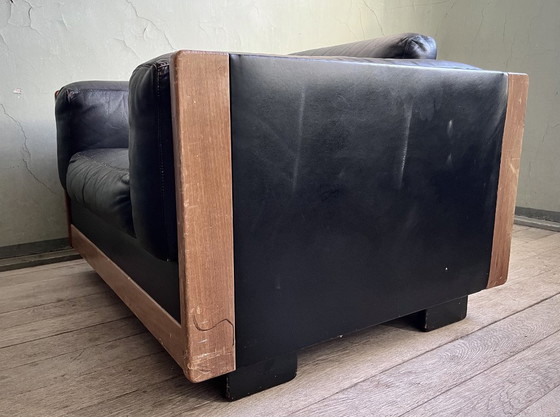 Image 1 of Gestoffeerde fauteuil 920 in hout en leer van Afra en Tobia Scarpa (jaren 70)