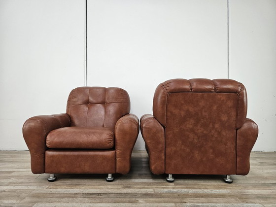 1970s Italian Design Armchairs – Leather (photo 3 of 16)