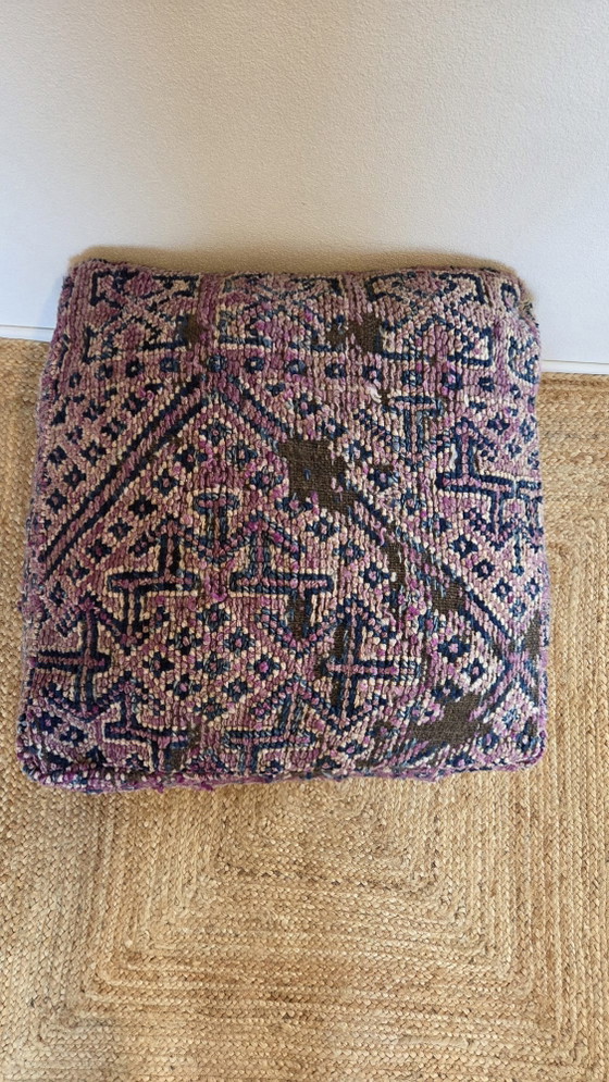 Vintage Berber Pouf – Footstools & poufs, Wool (photo 3 of 7)