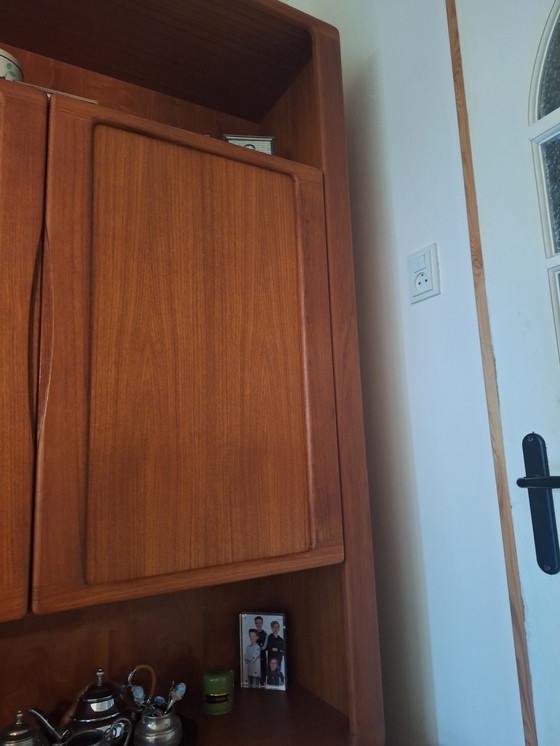 Image 1 of Armoire murale danoise Dyrland en état neuf