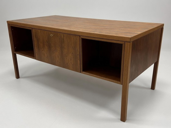 Image 1 of Gunni Omann Model 77 palissanderhouten bureau, jaren 60.