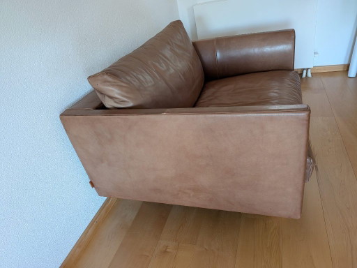Canapé deux places Axel Van Montis (1,5 place) en bon état – 2 zitsbanken, Leather (photo 2 of 5)