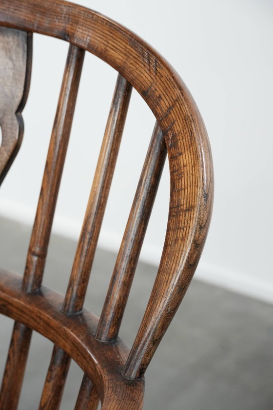 Image 1 of 2 antike Windsor-Stühle mit Charakter und schöner Farbgebung