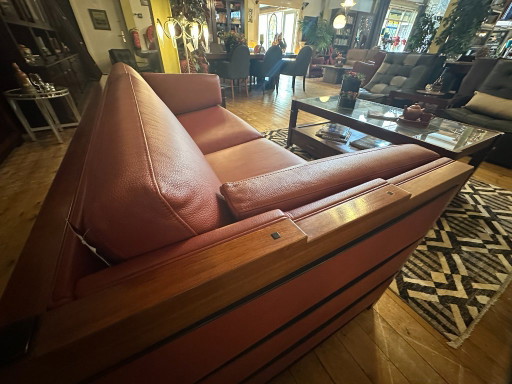 Exklusives Schuitema Decoforma "Baldwin" 2,5-Sitzer-Sofa – Korallen-/Burgunderfarbenes Leder – Neuwertiger (photo 2 of 11)