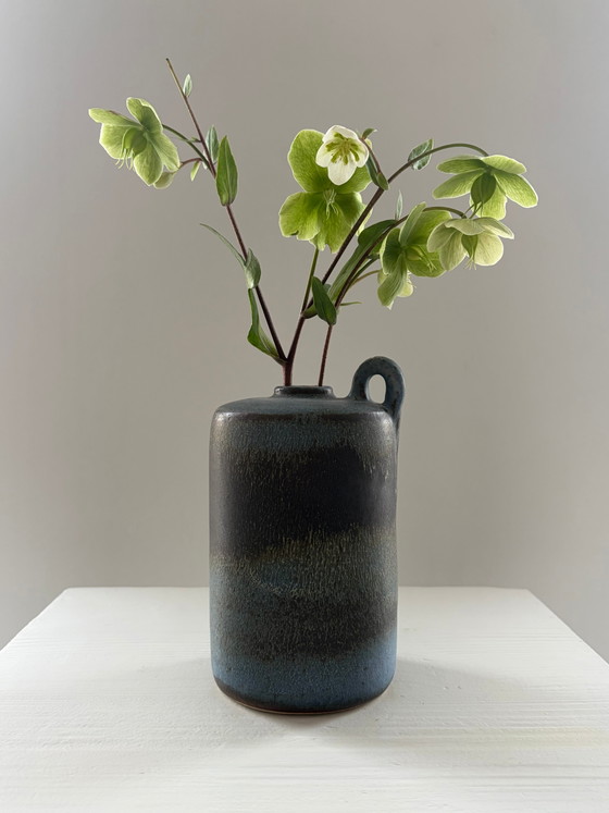 Vintage keramische vaas met handvat – Vazen, Ceramic, Mid Century Modern (photo 3 of 6)
