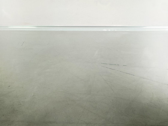 Image 1 of Tavolino in travertino originale del Medioevo Design in vetro Italia