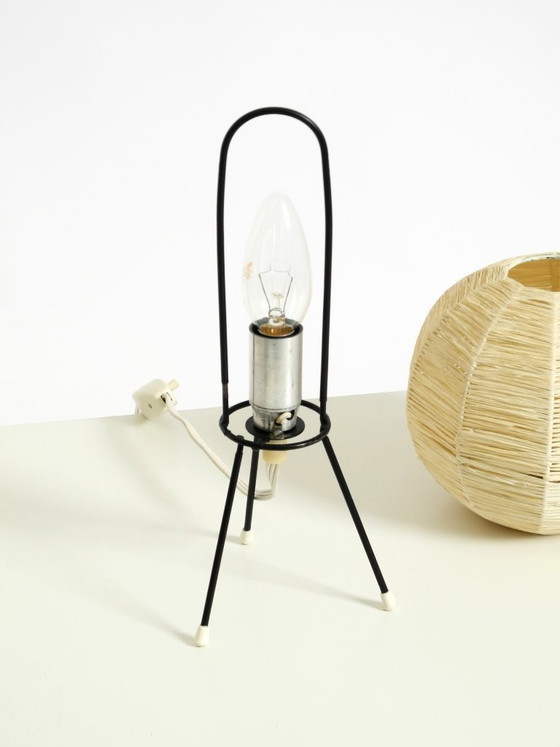 Image 1 of Beautiful mid-century modern tripod raffia table night lamp in very good vintage condition
