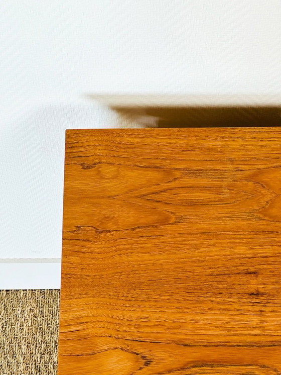 Image 1 of Set van 5 vintage Scandinavische bijzettafels van teakhout, uit 1960.