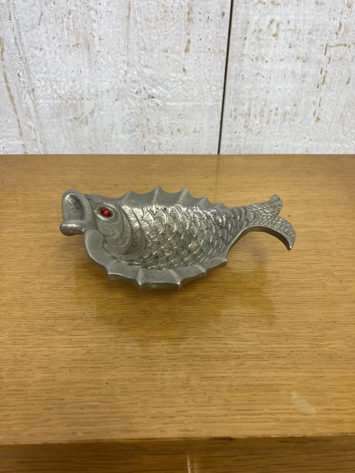 Zoomorphic ashtray