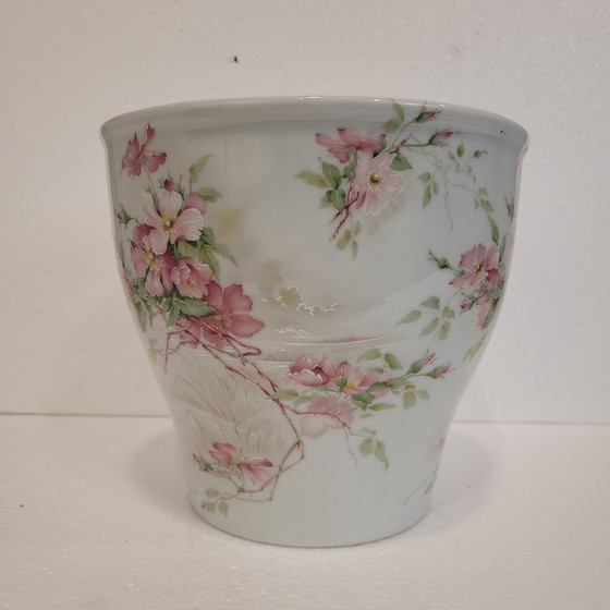 Image 1 of Floral design cache pot, Limoges porcelain, 60&#39;s - France