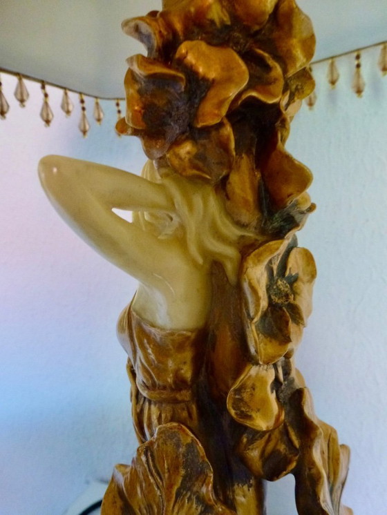 Image 1 of Bellissima lampada da terra in stile Art Déco con paralume di grande effetto.