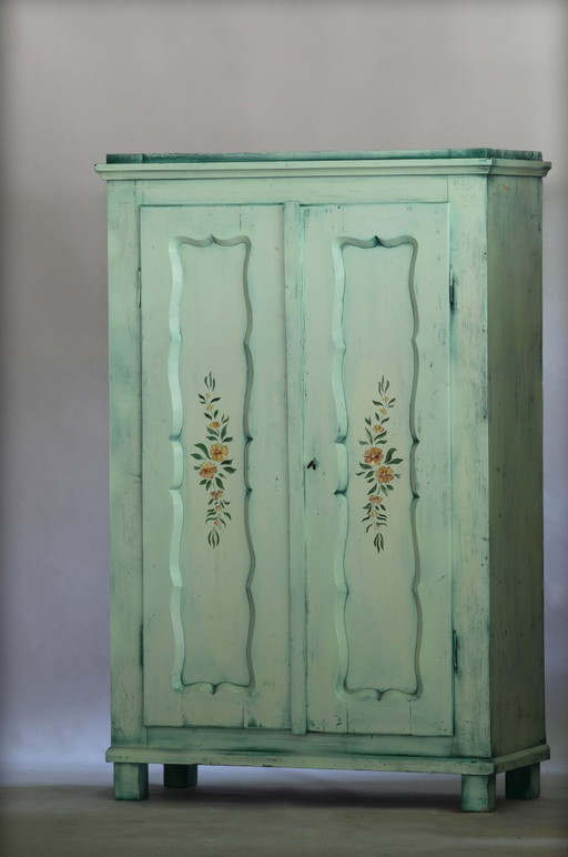 Armoire Ancienne Peinte à la Main