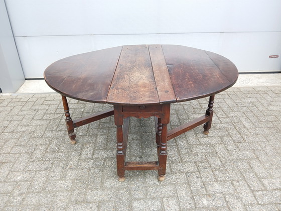 Image 1 of Antique English Gateleg Table from the 19th Century, Made of Solid Oak