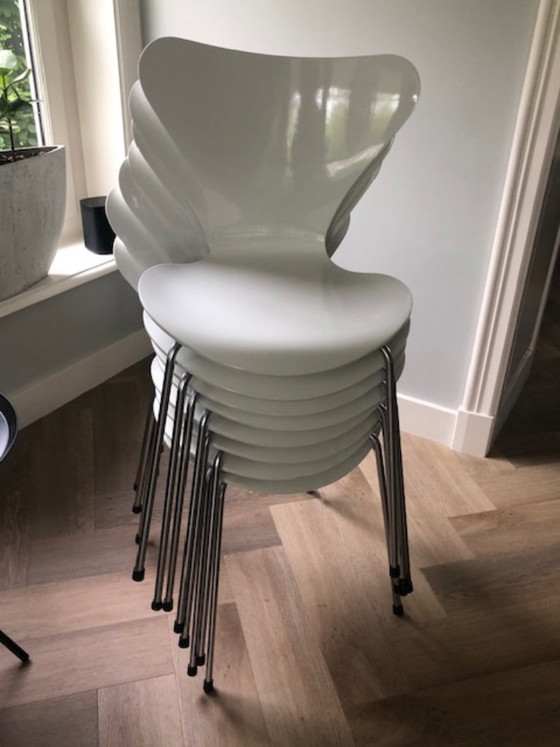 Image 1 of Arne Jacobsen butterfly chairs