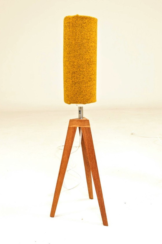 Image 1 of Paire de lampes jaune moutarde moderne design teak wood1960