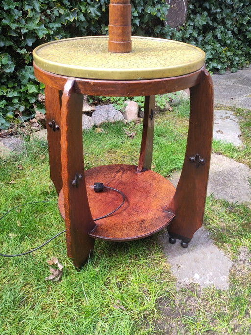 Art Deco side table with lamp