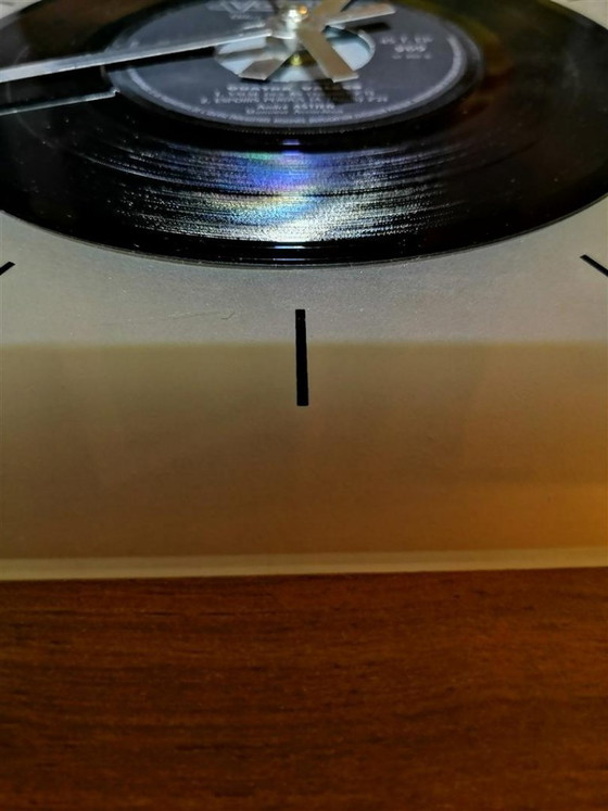 Image 1 of Orologio vintage unico / Disco in vinile a 45 giri / Decorazione originale per la casa