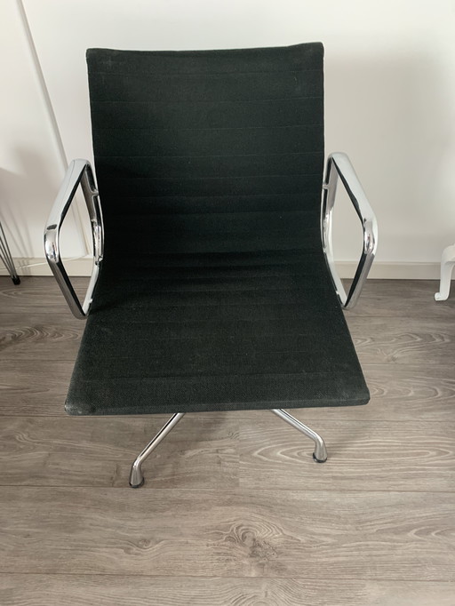 Vitra EA 108 - Groupe Eames en aluminium