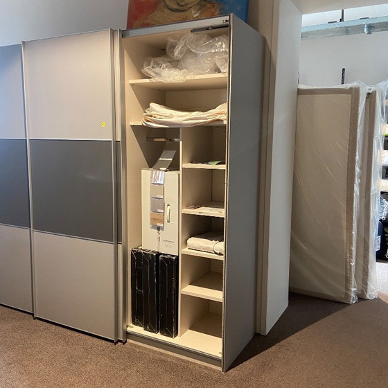 Image 1 of Wandertürschrank