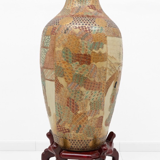 Large Japanese Royal Satsuma Vase With Figural And Gilt Decoration – Ceramic (photo 4 of 9)