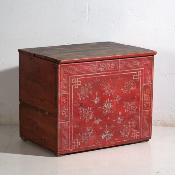 Baule cinese antico dipinto in legno di pino – Dongbei, circa 1930 – Armadi contenitori (photo 5 of 40)