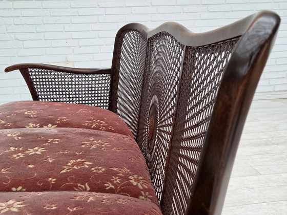 Image 1 of Sofá danés de 3 plazas, década de 1950, terciopelo rosa salmón, malla para muebles, madera de haya oscura.