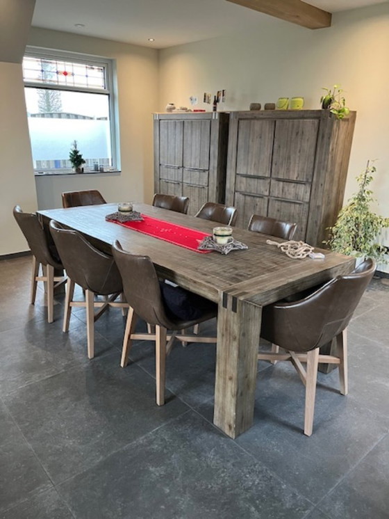 Image 1 of Tavolo robusto da 2,5 m con 8 sedie, TV e tavolino