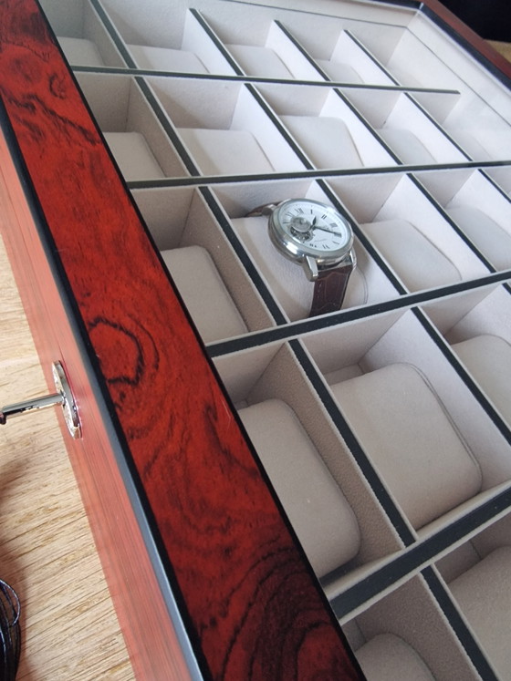 Image 1 of Ligne Exclusive - Coffret à Bijoux - Vitrine haut de gamme en Bubinga - pour 30 grandes montres - Bubinga