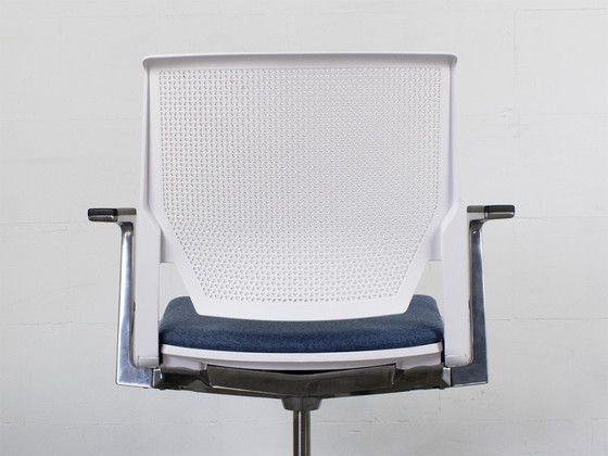 Image 1 of Haworth Very Bürostuhl, entworfen von Nicolai Czumaj-Bront und Michael Welsh