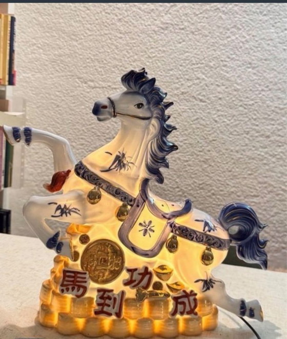 Image 1 of Vintage Chinese porcelain lamp