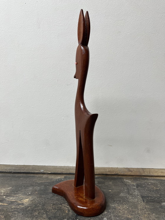 Image 1 of Cerf vintage en teck stylisé Mid Century