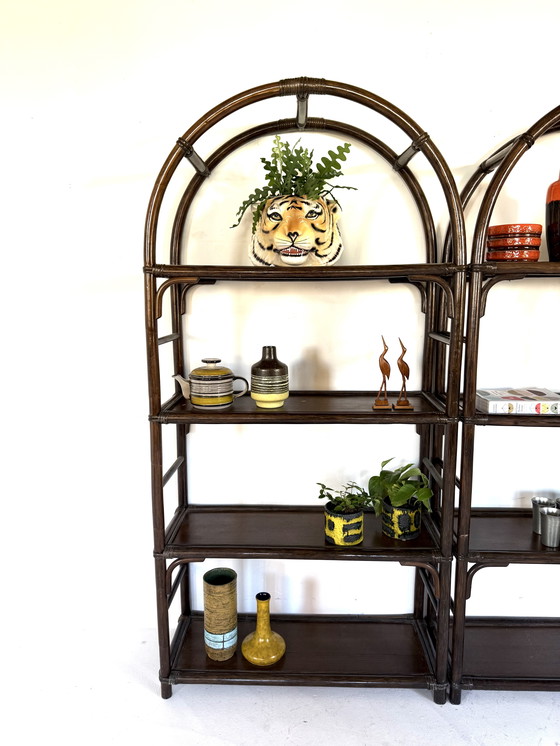 Image 1 of Set di 2 armadietti ad arco vintage in rattan degli anni '60
